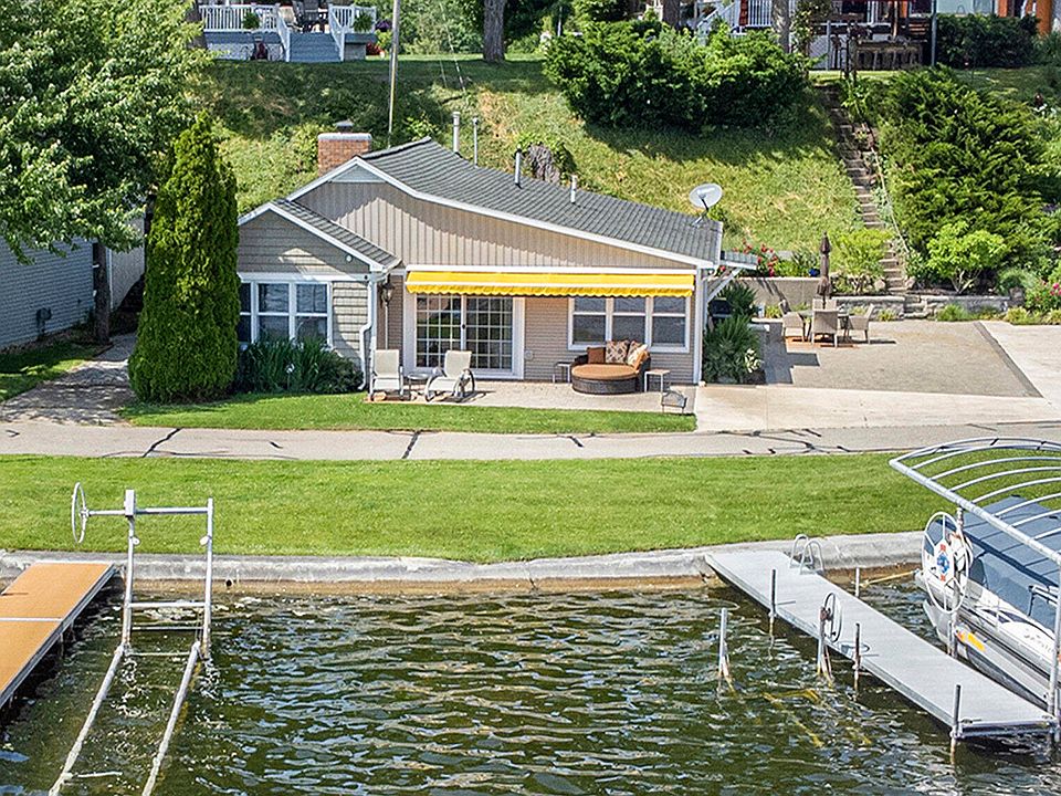 1st image of 6480 Lakeshore Dr