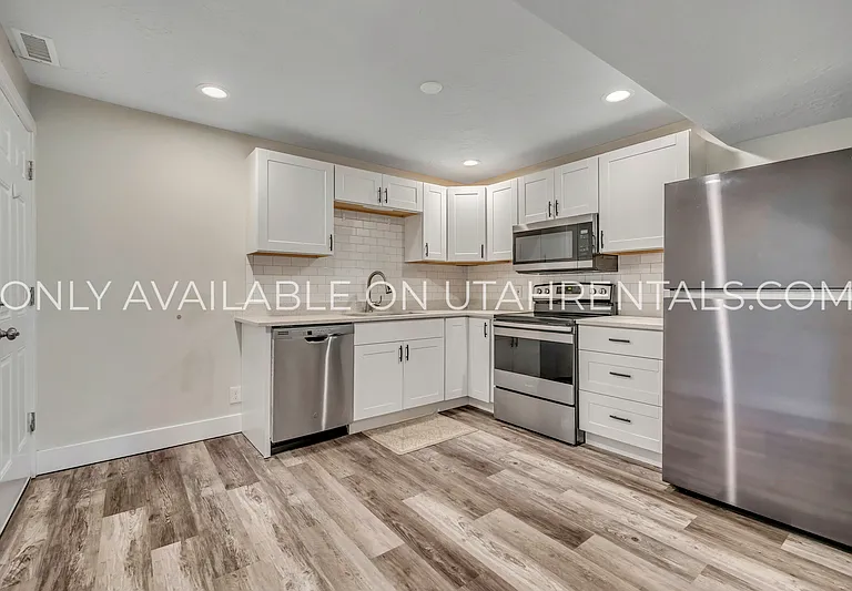 336 E Rena Ave — Photo 18