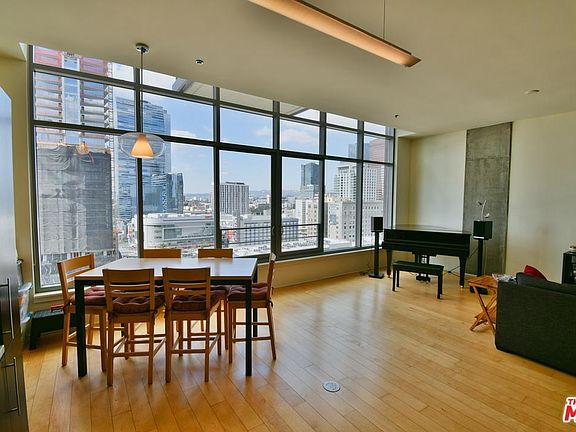 2nd image of 1100 S Hope St APT 1614