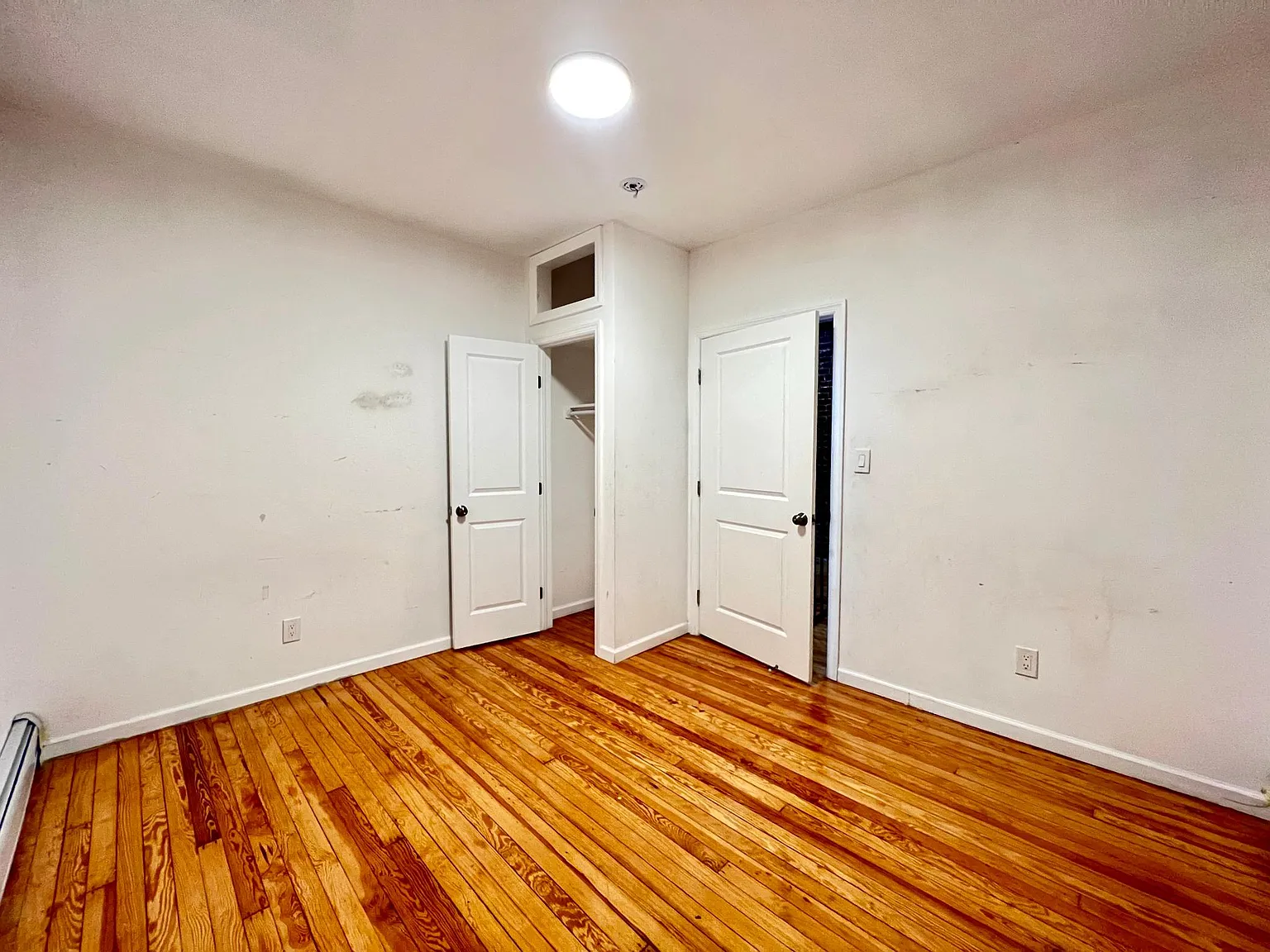 2 bed, 800 sqft, $2,200 — Photo 3