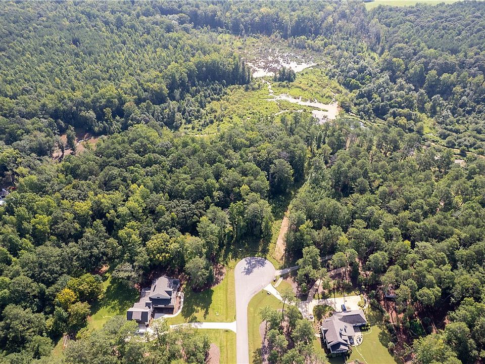 1st image of 1822 Hunt Ln