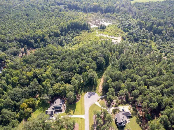 1822 Hunt Ln, Opelika, AL 36801