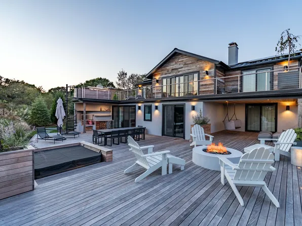 https://photos.zillowstatic.com/fp/c269520ef570f6092df7ff9682df4f52-p_e.webp