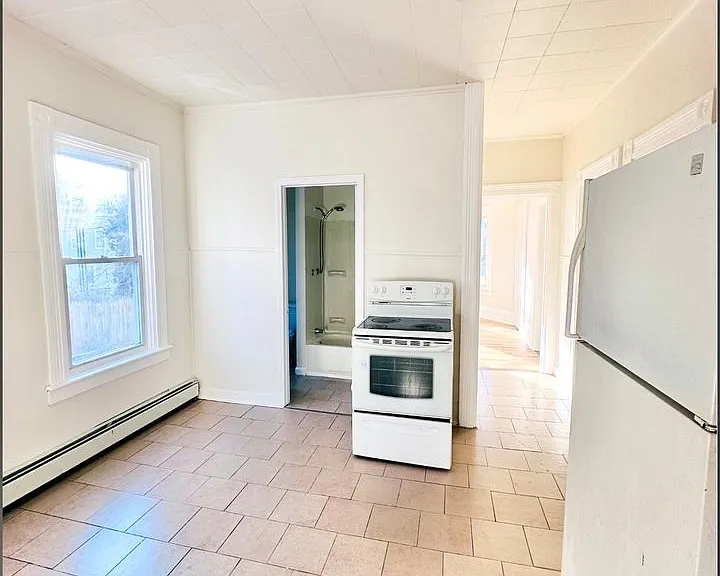 175 Amherst Street — Photo 4