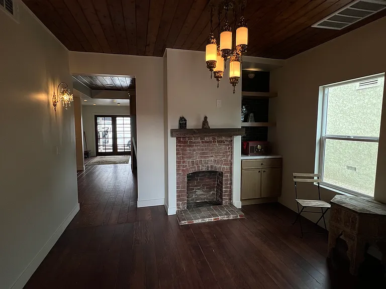 234 Newland St — Photo 1