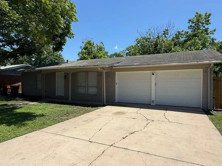 4938 Bernadine Dr — Photo 3