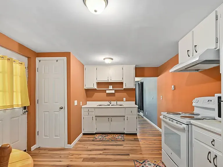 6 Roosevelt Ave #3 — Photo 3