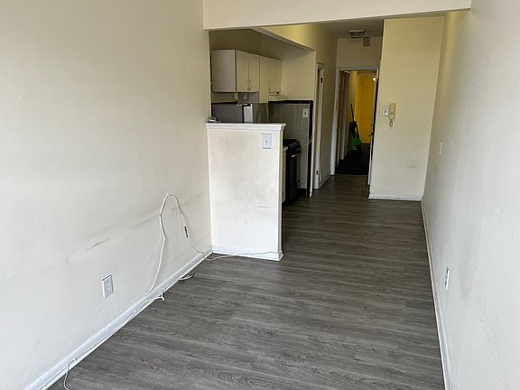 4th image of 912 Pine St APT 3A