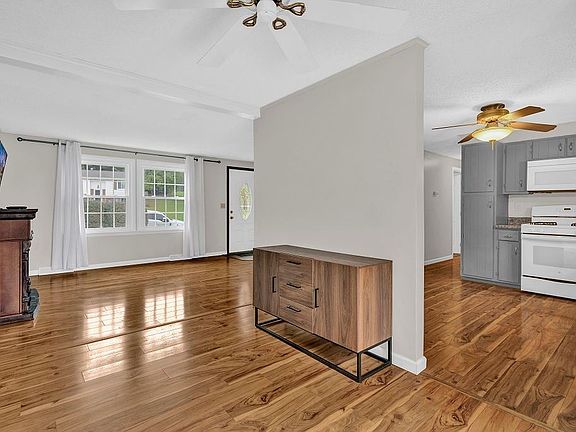 5th image of 101 Patterson Ave