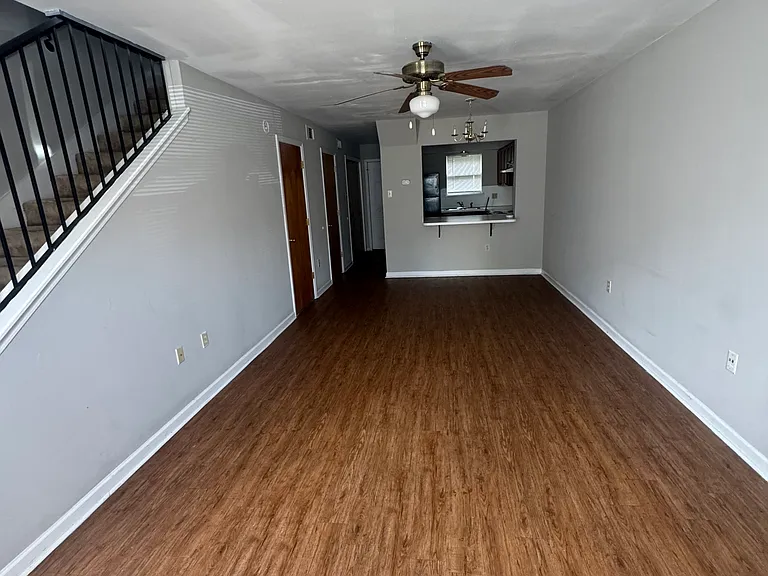 4253 Janet Ave #10 — Photo 6
