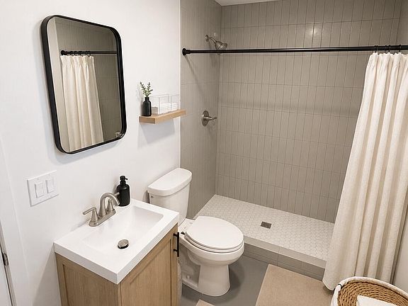 4th image of 2731 E Montecito Ave APT 3