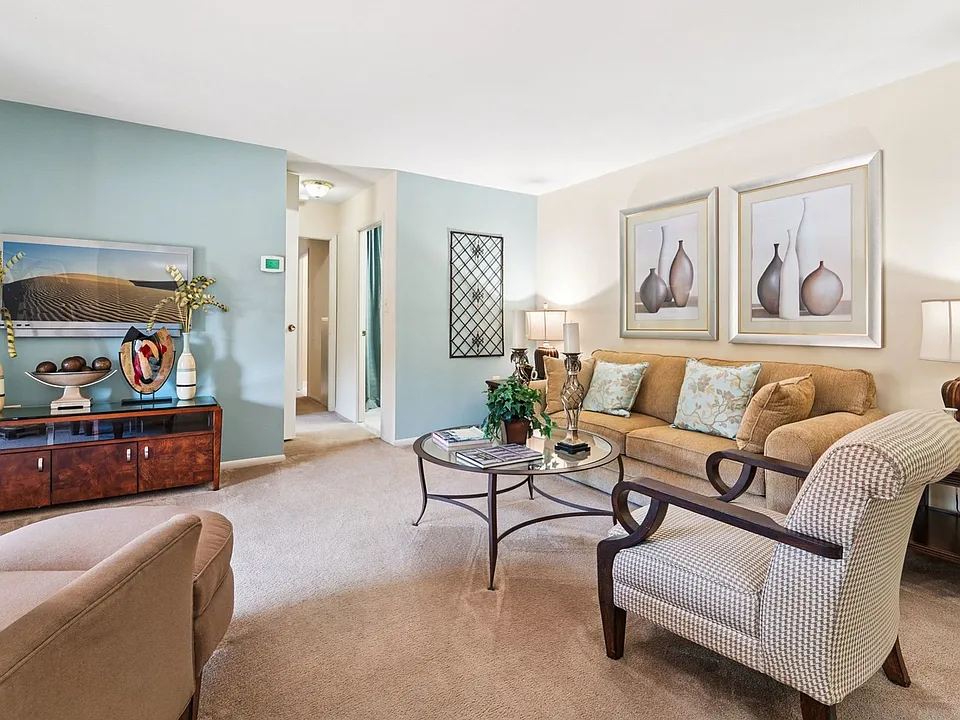 2 Bedroom 947 SF - Living Room Area