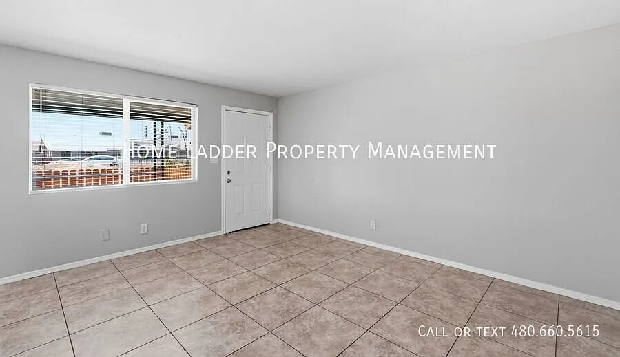 Move In Special - Freshly Painted 1-Bedroom Apartment with Private Yard, Storage & Covered Parking — Photo 4