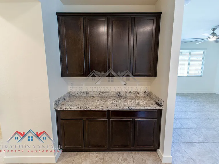 16264 W Canterbury Dr — Photo 23