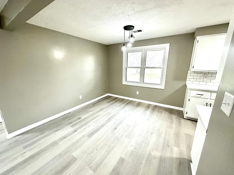 4128 Alhambra Dr — Photo 7