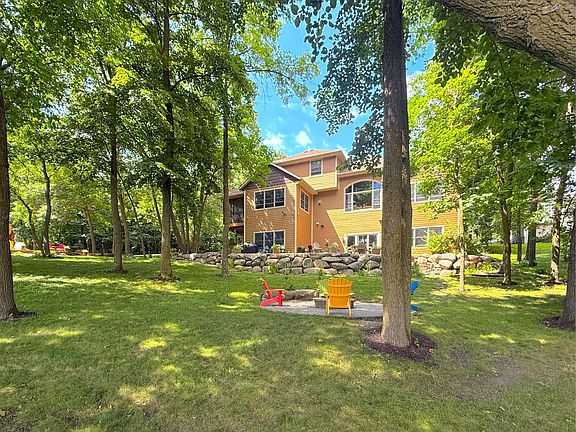 3rd image of 12662 Louisa Ct