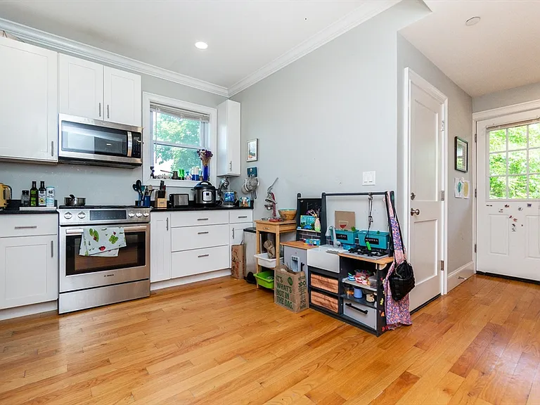 279 Concord Ave #2G — Photo 2