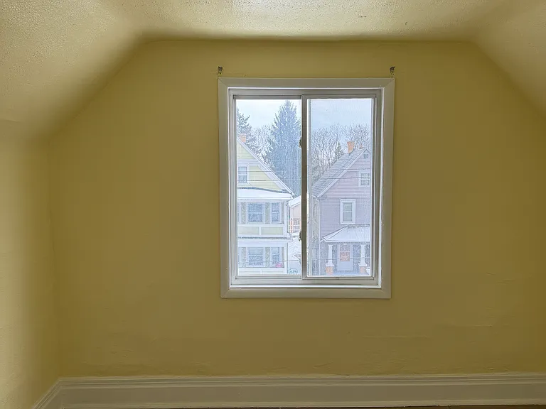 1622 Niagara St #5 — Photo 2