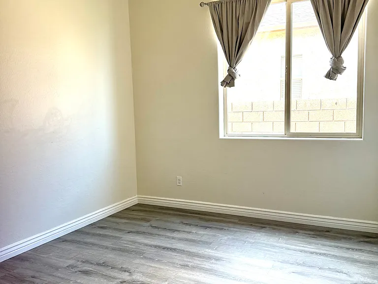 6049 E Greer Ln — Photo 5