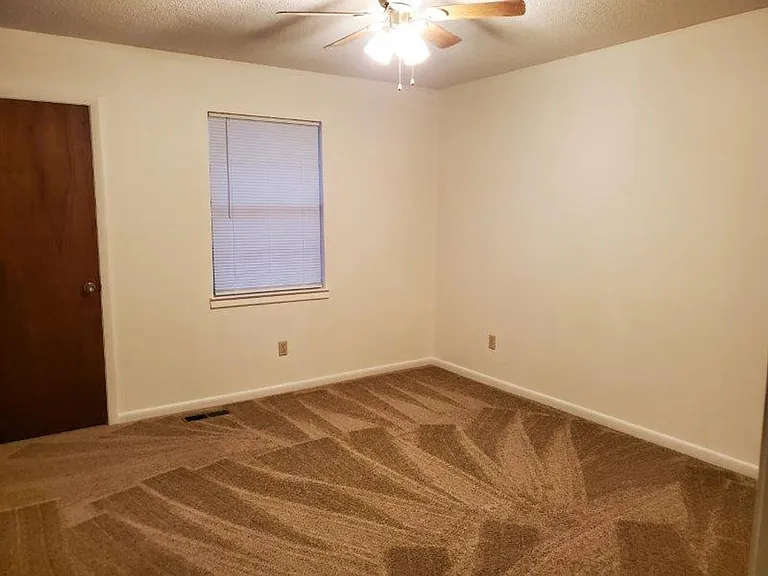 137 Brian Ct — Photo 14