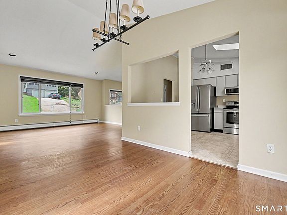 3rd image of 35 Bruce Drive