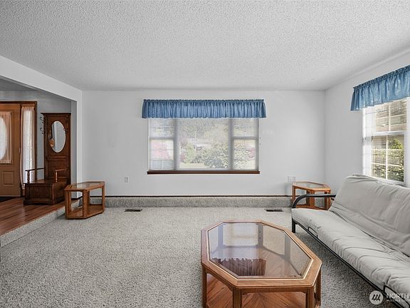 4th image of 8573 Conifer Court SE