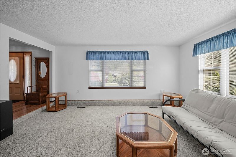 4th image of 8573 Conifer Court SE