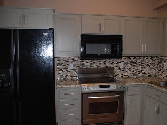 4th image of 1291 Dunbridge St