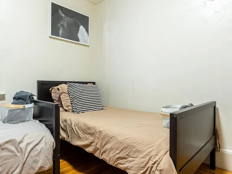 2427 Ellsworth St — Photo 8