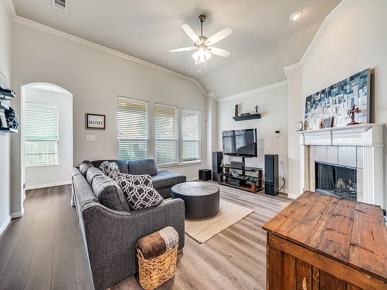 16312 Dry Creek Blvd — Photo 6