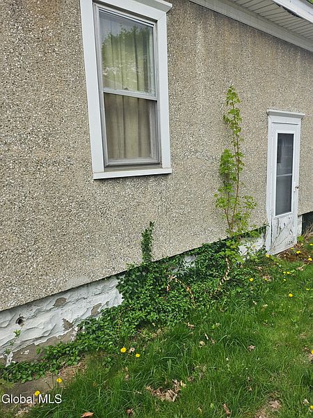 5th image of 412 Jackson Avenue
