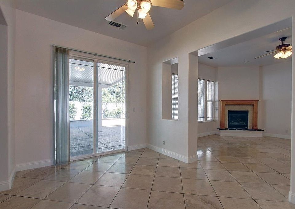 1st image of 12419 Oak Leaf Ct