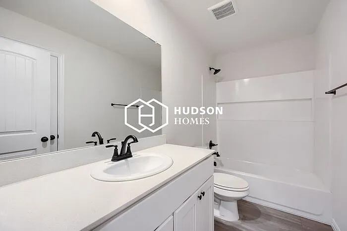 426 Rose Ave — Photo 10