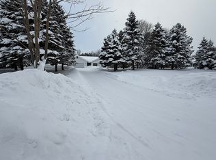 2753 Old Barn Rd, Traverse City, MI 49685