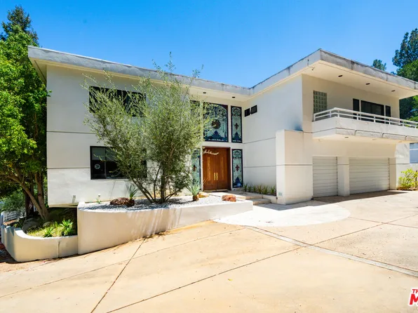 15656 Crownridge Pl, Sherman Oaks, CA 91403