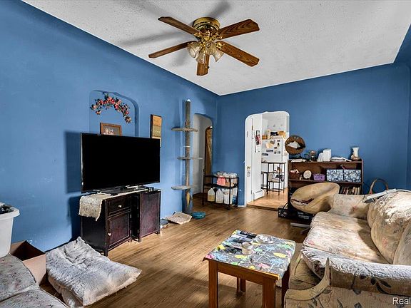 3rd image of 8675 Paige Ave