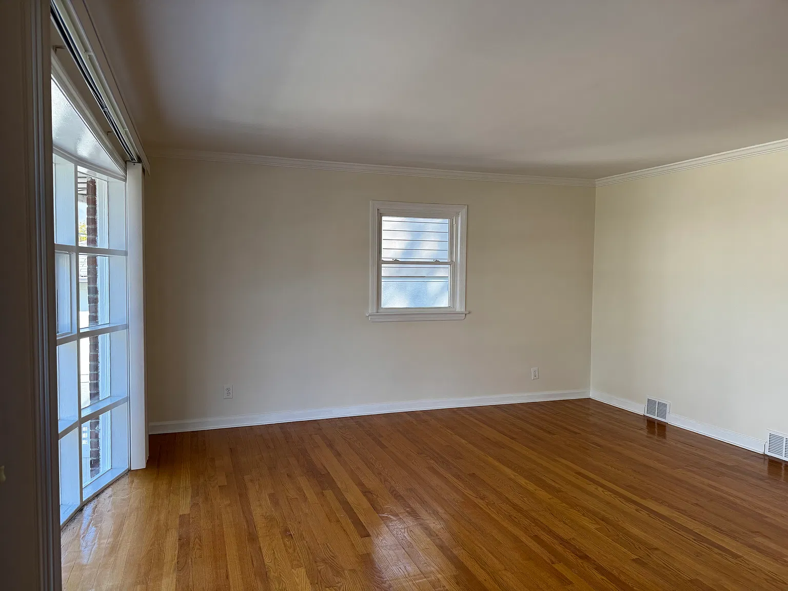 3 bed, 1700 sqft, $4,200 — Photo 4