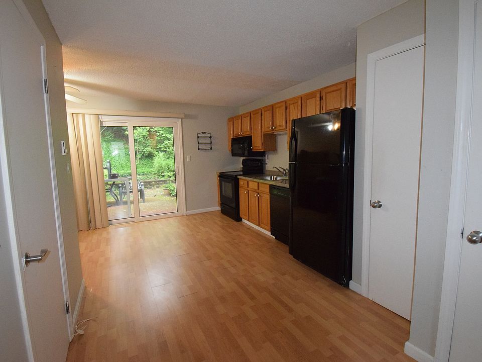 Woodbury Village Condominiums 74 Washington Rd Woodbury CT Zillow