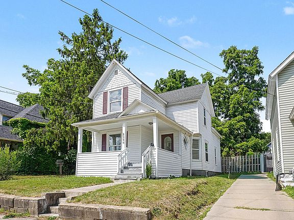 3rd image of 2120 S Burdick St