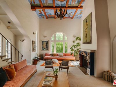 5163 Franklin Ave, Los Angeles, CA, 90027