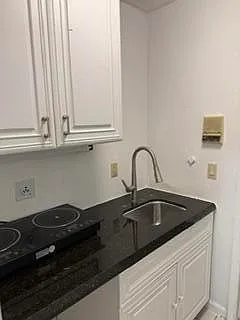 1227 Hyacinth Pl — Photo 2