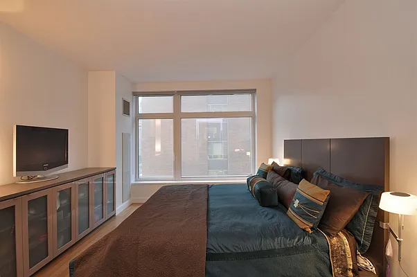 Sold by Corcoran | media 3