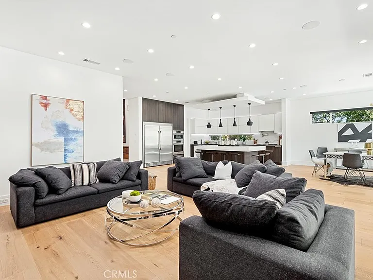 12606 Emelita St — Photo 39