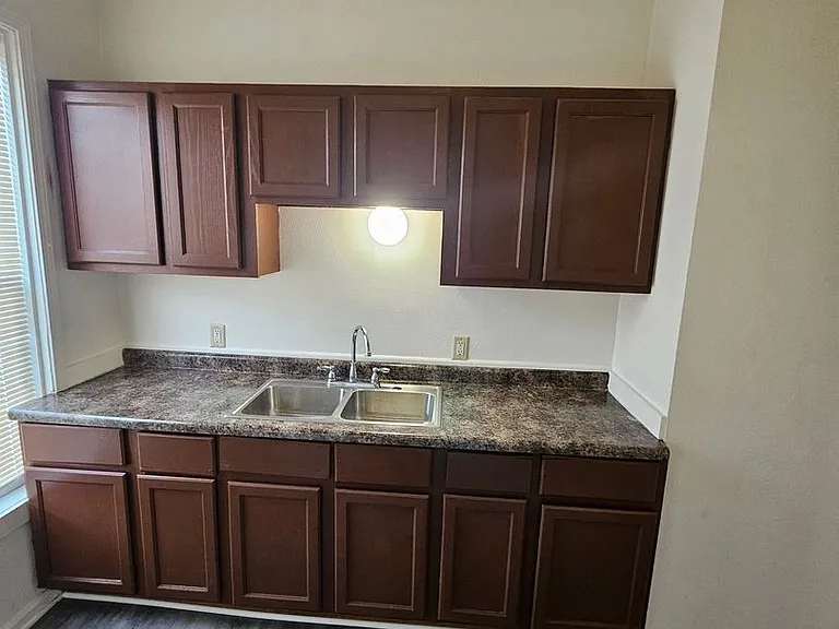 3520-3522 W Mt. Vernon Ave. — Photo 5