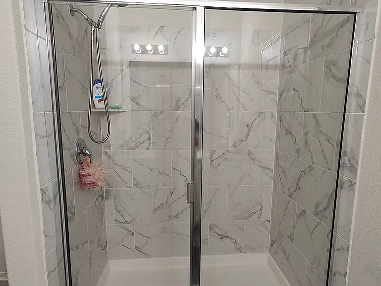 Standing shower