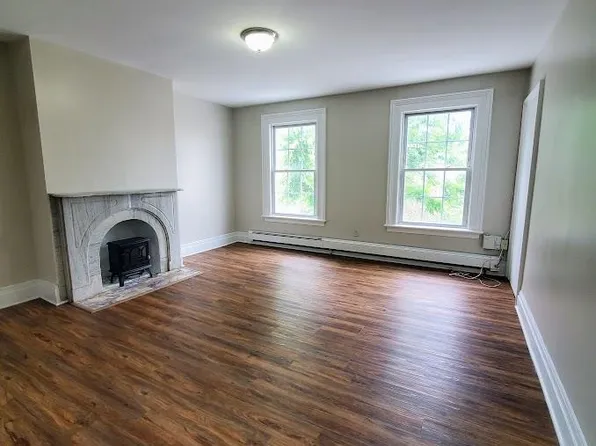 186 Summit Avenue image 3 of 23