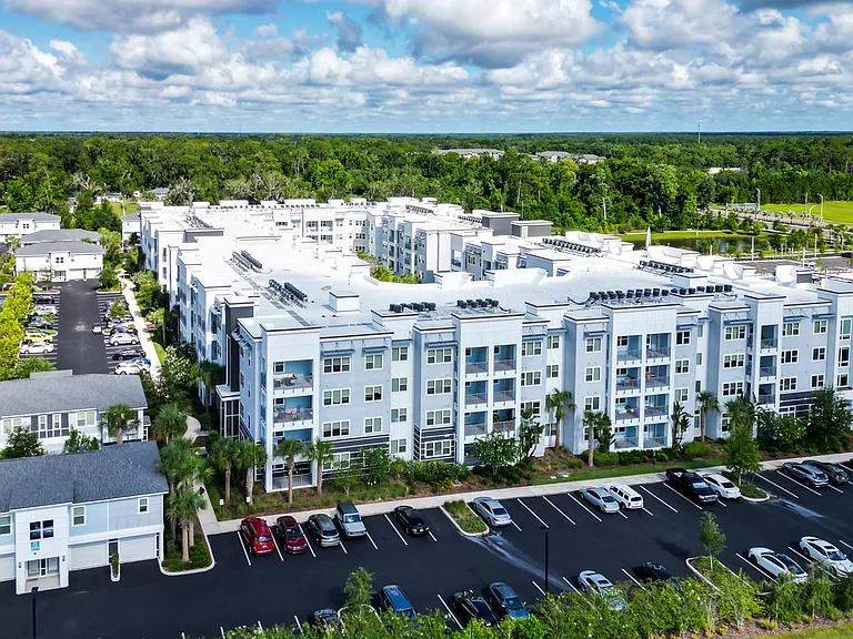 Viridian Reserve Apartments — Photo 12