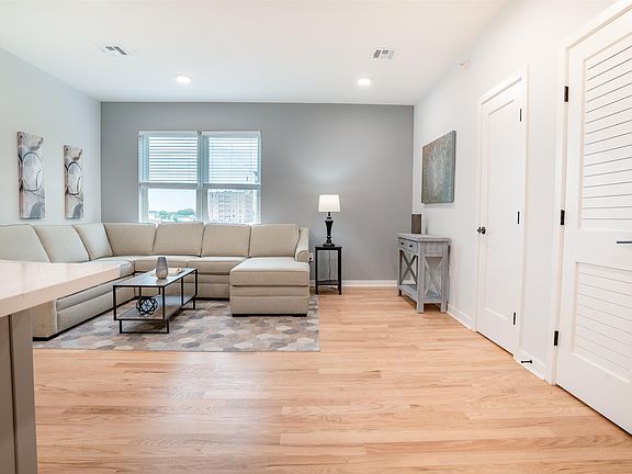 3rd image of 660 Bloomfield Ave APT 302