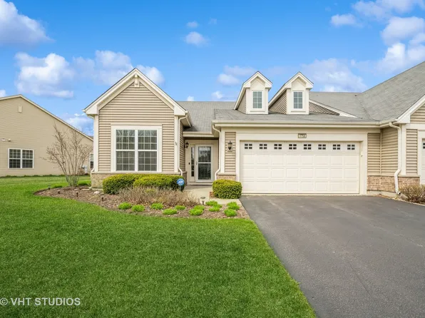 1758 Kelley Ln, Hampshire, IL 60140