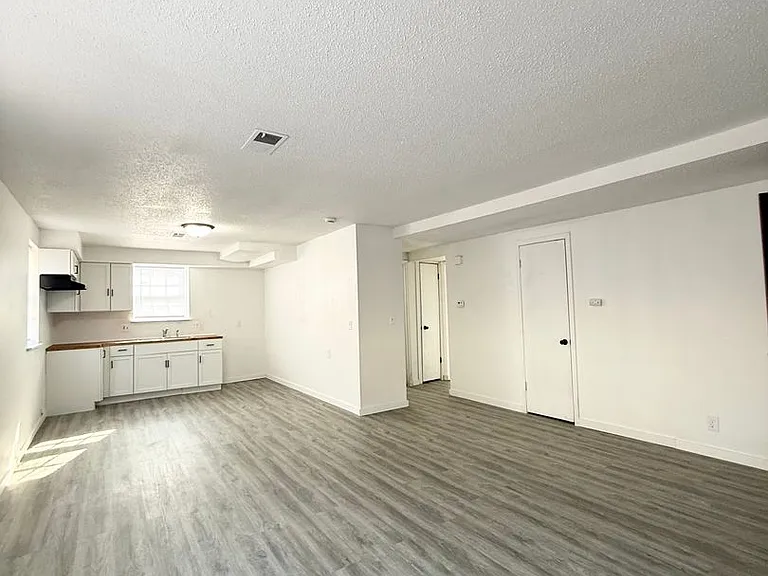 4918 Ames Ave — Photo 2